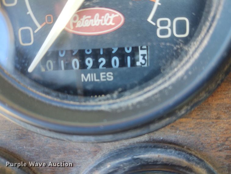 image for item FY9965 1990 Peterbilt 377  semi truck