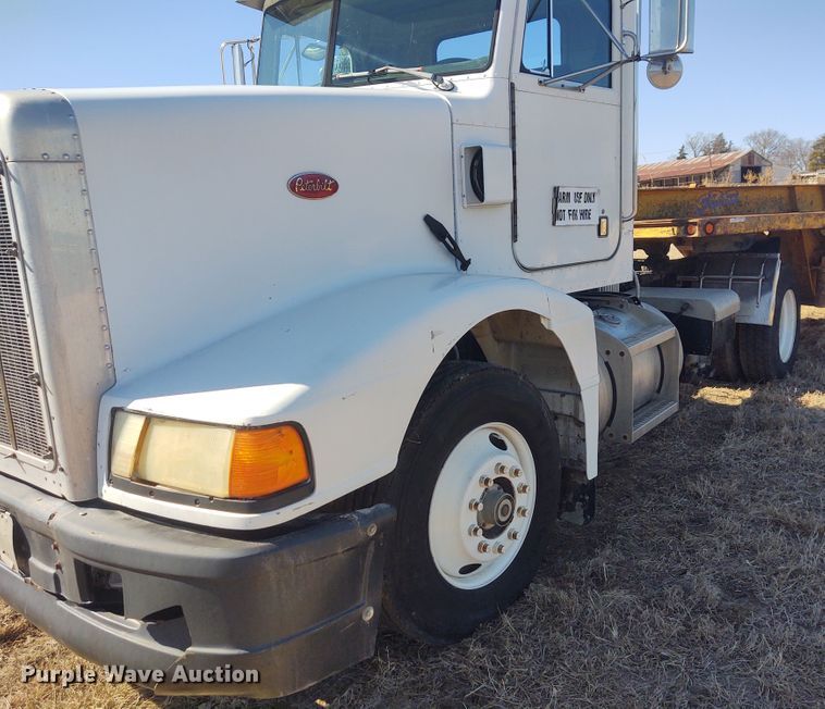 image for item FY9965 1990 Peterbilt 377  semi truck