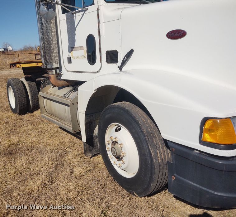 image for item FY9965 1990 Peterbilt 377  semi truck