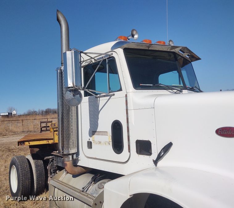 image for item FY9965 1990 Peterbilt 377  semi truck