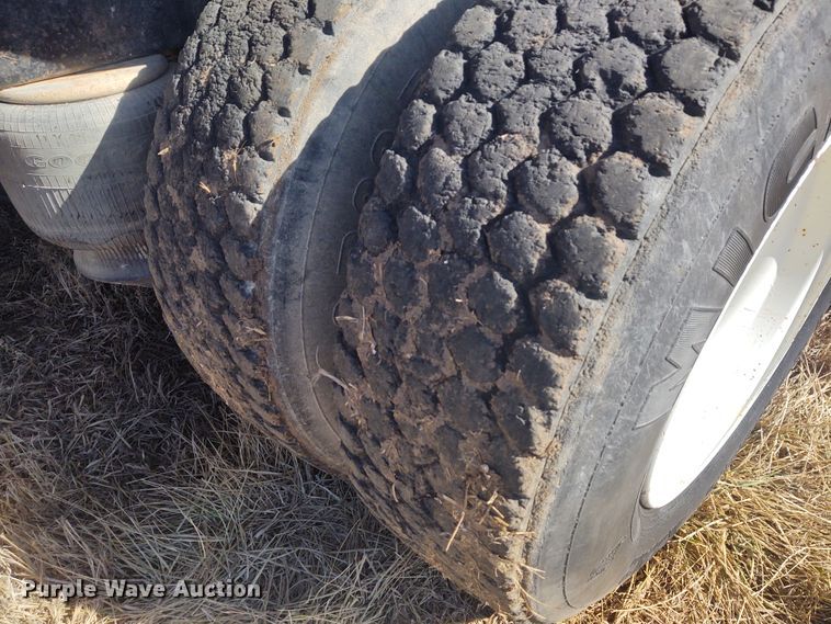 image for item FY9965 1990 Peterbilt 377  semi truck