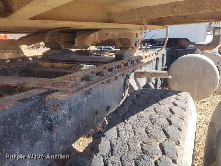 image for item FY9965 1990 Peterbilt 377  semi truck