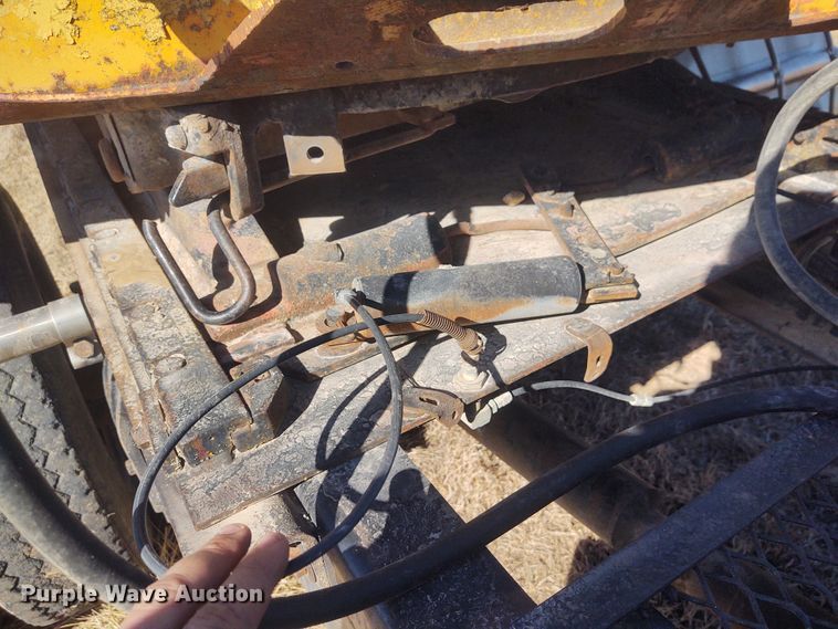 image for item FY9965 1990 Peterbilt 377  semi truck