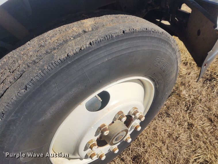 image for item FY9965 1990 Peterbilt 377  semi truck