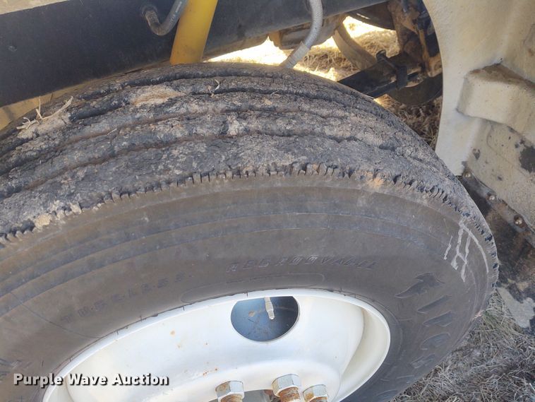 image for item FY9965 1990 Peterbilt 377  semi truck