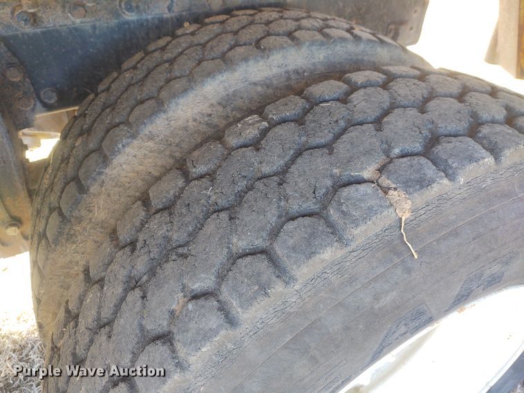 image for item FY9965 1990 Peterbilt 377  semi truck