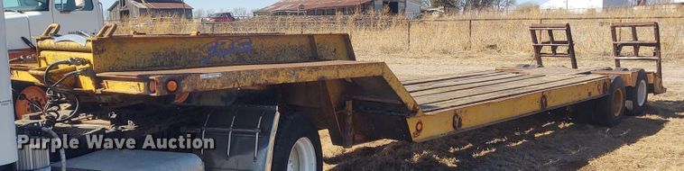 image for item FY9966 1973 Hyster drop deck equipment trailer