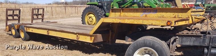 image for item FY9966 1973 Hyster drop deck equipment trailer