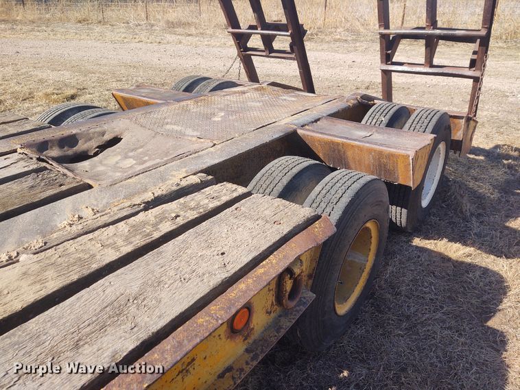 image for item FY9966 1973 Hyster drop deck equipment trailer