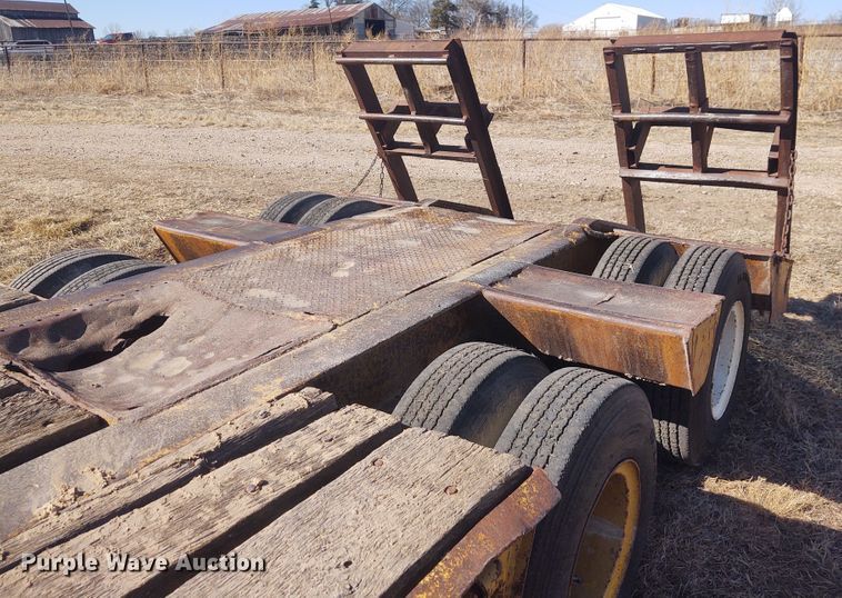 image for item FY9966 1973 Hyster drop deck equipment trailer