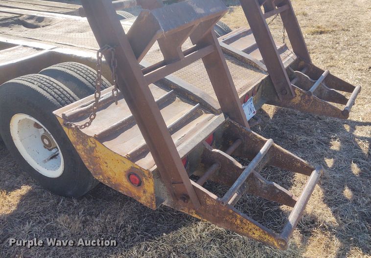 image for item FY9966 1973 Hyster drop deck equipment trailer