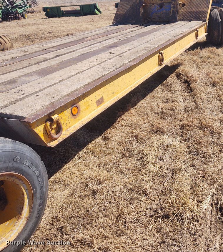 image for item FY9966 1973 Hyster drop deck equipment trailer