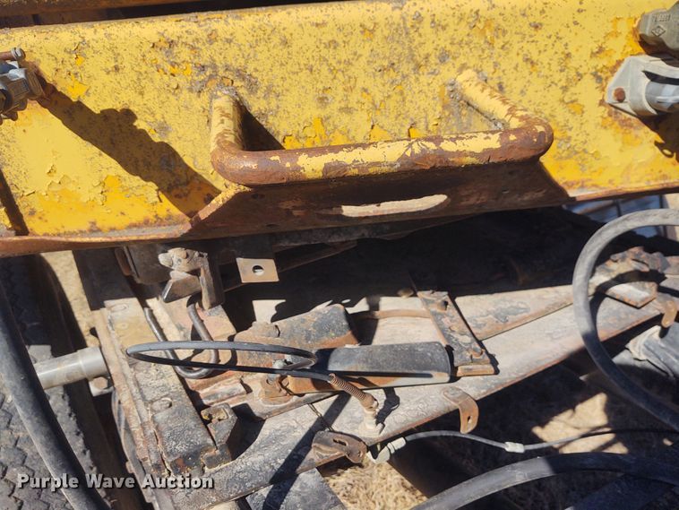 image for item FY9966 1973 Hyster drop deck equipment trailer