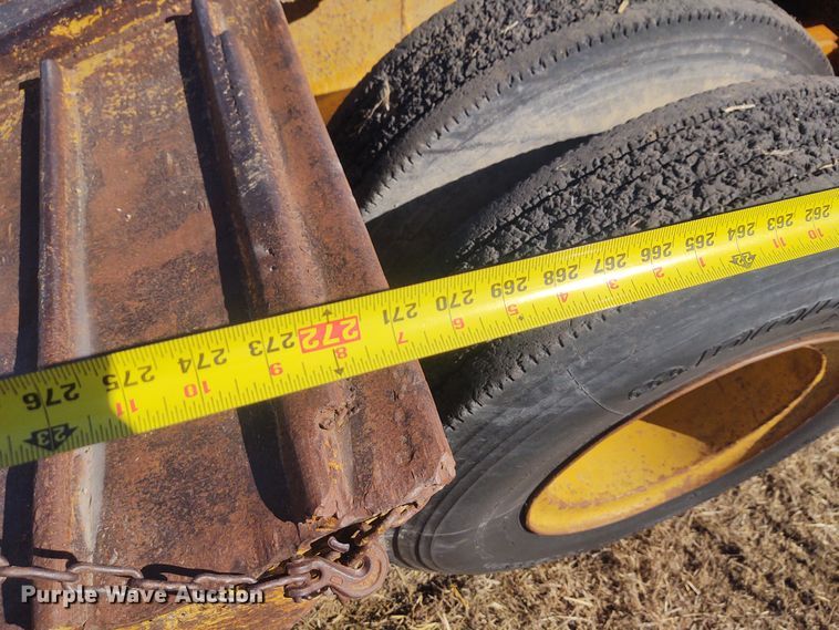 image for item FY9966 1973 Hyster drop deck equipment trailer