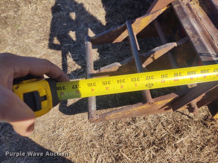 image for item FY9966 1973 Hyster drop deck equipment trailer