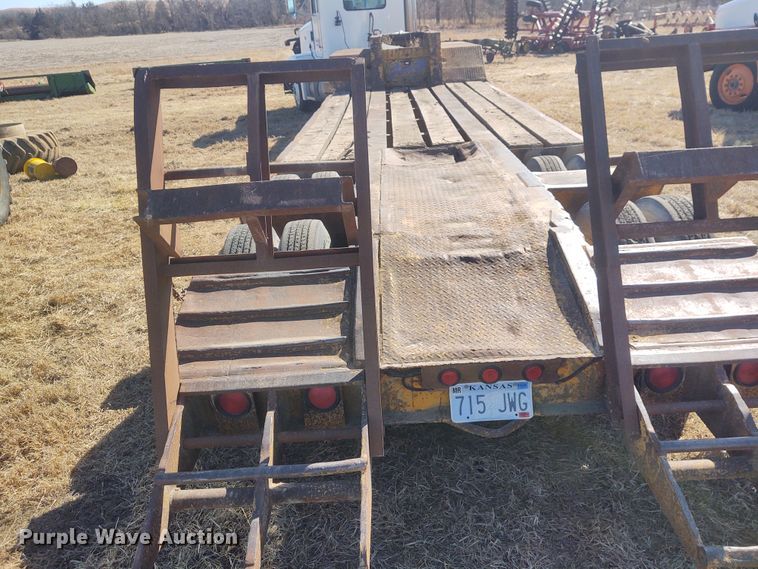 image for item FY9966 1973 Hyster drop deck equipment trailer