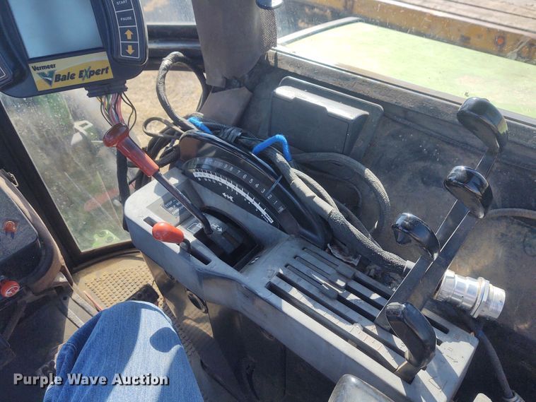 image for item FY9967 1986 John Deere 4450  MFWD tractor