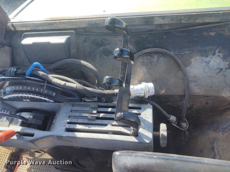 image for item FY9967 1986 John Deere 4450  MFWD tractor