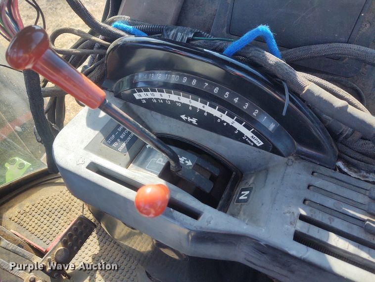 image for item FY9967 1986 John Deere 4450  MFWD tractor