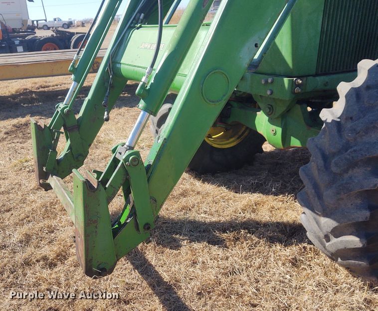 image for item FY9967 1986 John Deere 4450  MFWD tractor