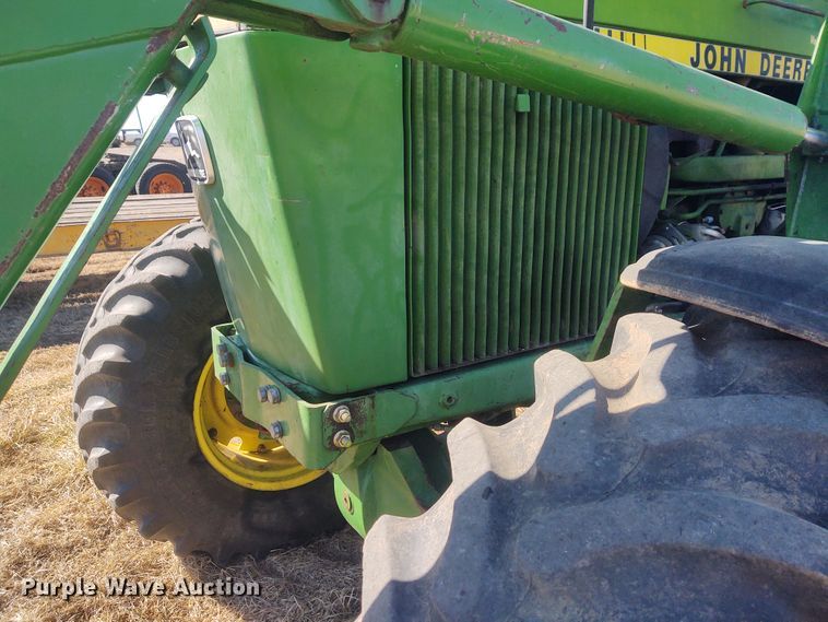 image for item FY9967 1986 John Deere 4450  MFWD tractor