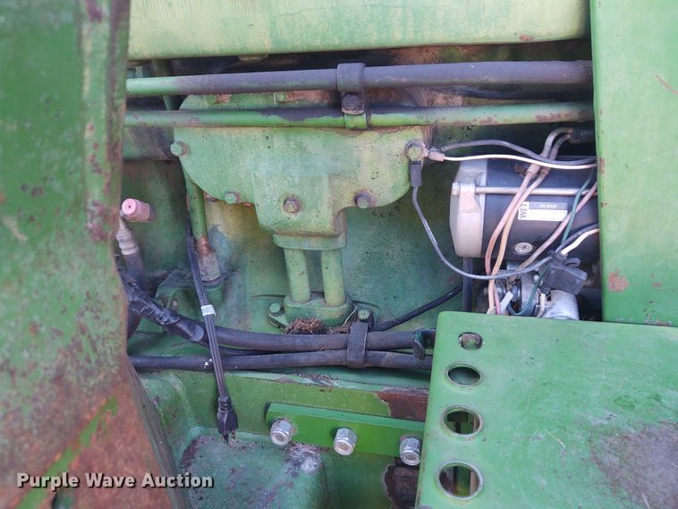 image for item FY9967 1986 John Deere 4450  MFWD tractor