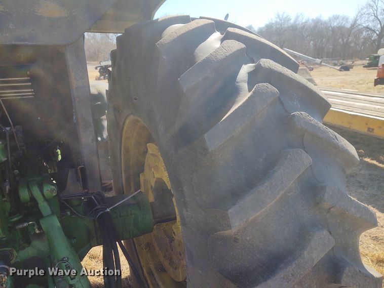 image for item FY9967 1986 John Deere 4450  MFWD tractor