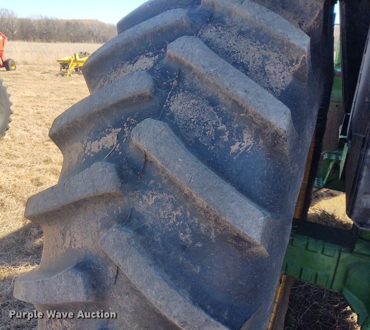 image for item FY9967 1986 John Deere 4450  MFWD tractor