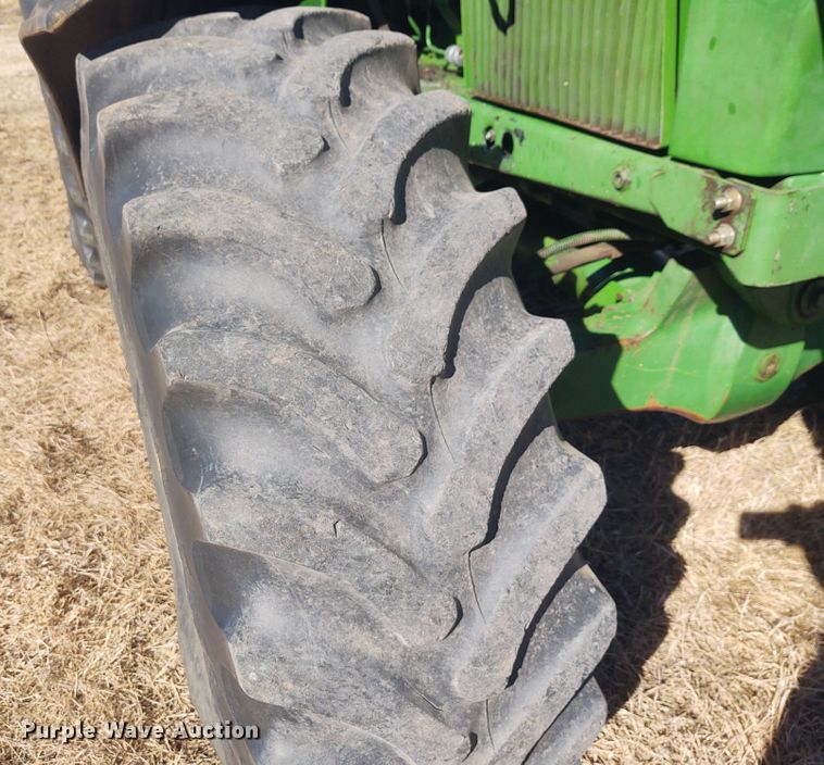 image for item FY9967 1986 John Deere 4450  MFWD tractor