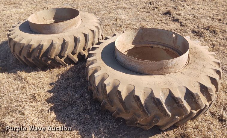 image for item FY9967 1986 John Deere 4450  MFWD tractor