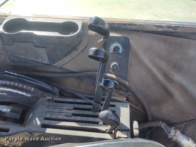 image for item FY9968 1990 John Deere 4955  MFWD tractor