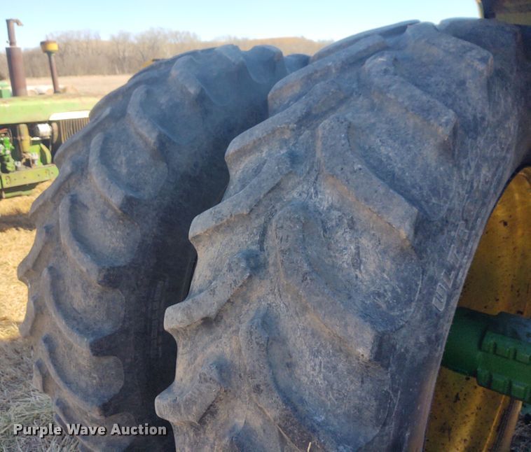 image for item FY9968 1990 John Deere 4955  MFWD tractor