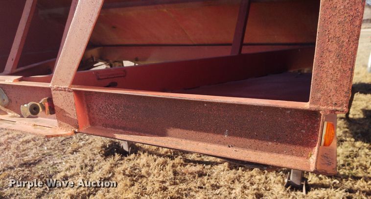 image for item FY9972 1995 Neville Built grain trailer
