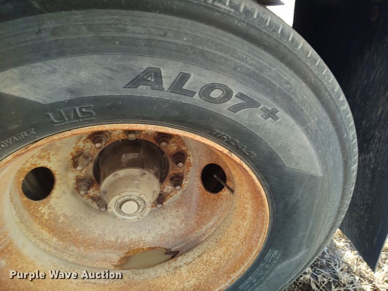 image for item FY9972 1995 Neville Built grain trailer