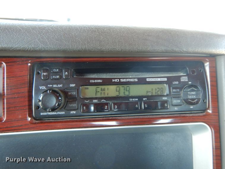 image for item DF6463 2007 Kenworth T800  semi truck