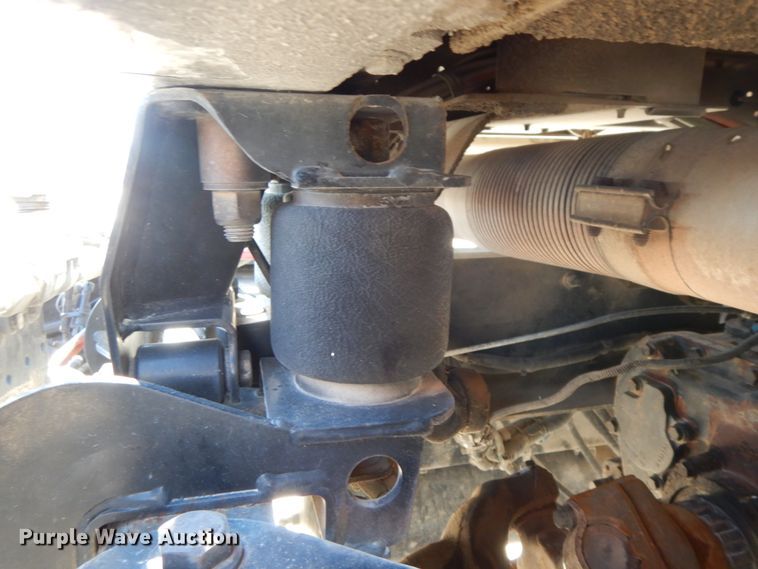 image for item DF6463 2007 Kenworth T800  semi truck