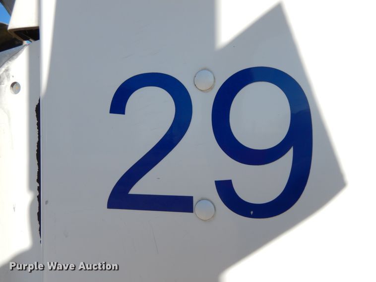 image for item DF6463 2007 Kenworth T800  semi truck