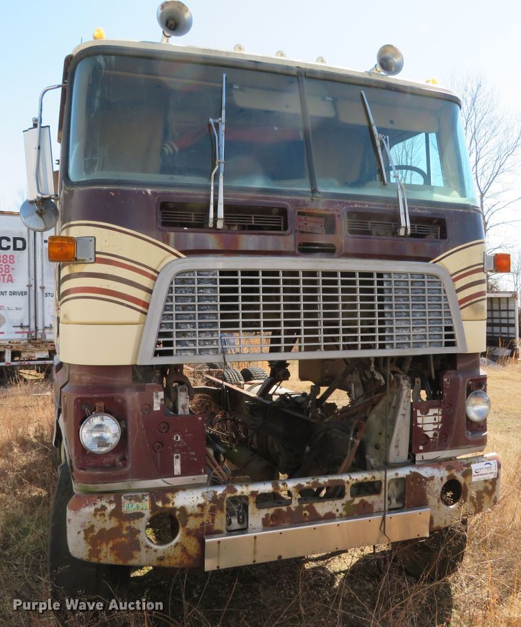 image for item DH0707 1979 Ford CL9000  semi truck