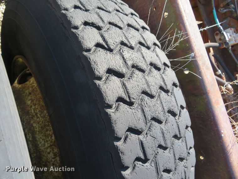 image for item DH0707 1979 Ford CL9000  semi truck