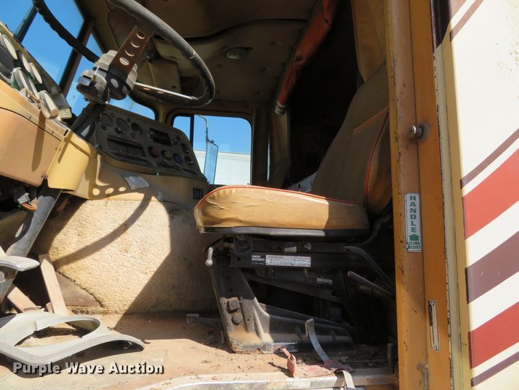 image for item DH0707 1979 Ford CL9000  semi truck