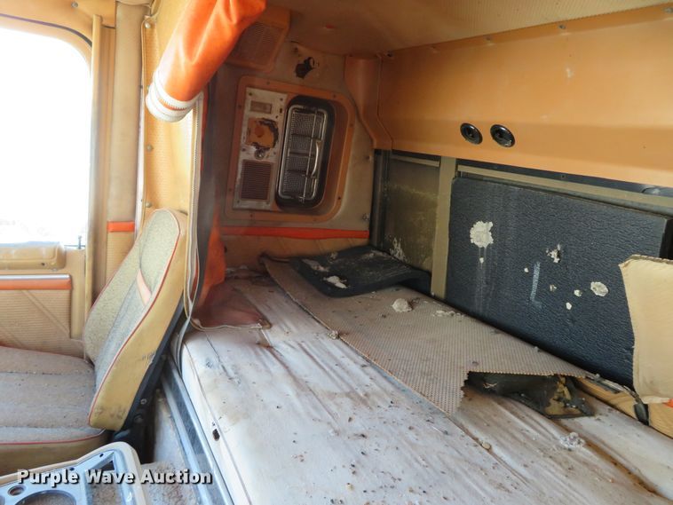 image for item DH0707 1979 Ford CL9000  semi truck