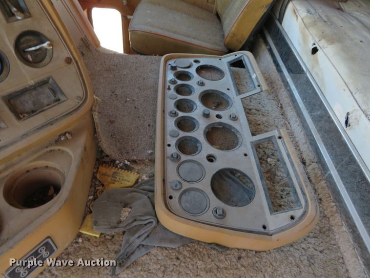 image for item DH0707 1979 Ford CL9000  semi truck