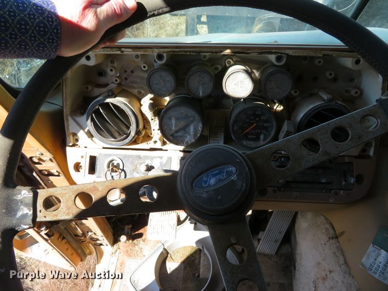 image for item DH0707 1979 Ford CL9000  semi truck