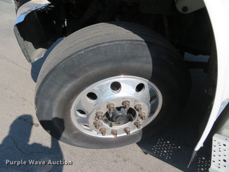 image for item DH0711 2011 Freightliner Business Class M2  semi truck