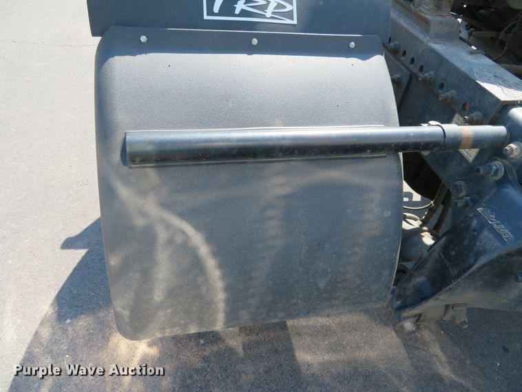 image for item DH0711 2011 Freightliner Business Class M2  semi truck