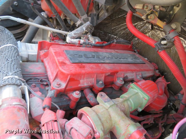 image for item DH0711 2011 Freightliner Business Class M2  semi truck