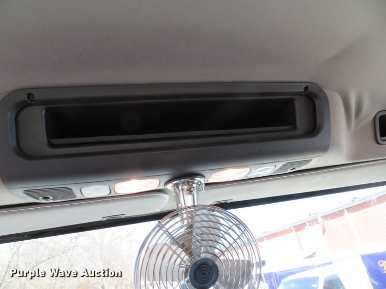 image for item DH0711 2011 Freightliner Business Class M2  semi truck