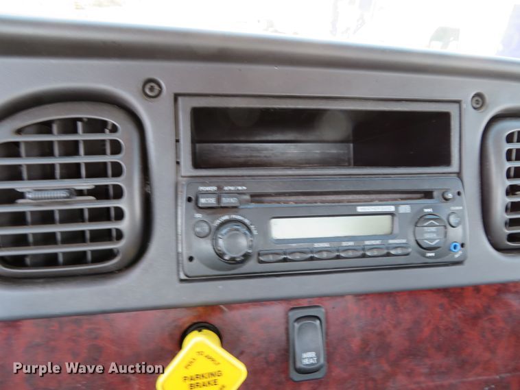 image for item DH0711 2011 Freightliner Business Class M2  semi truck