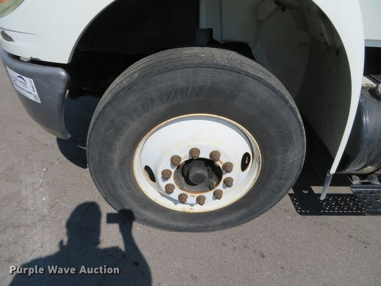 image for item DH0712 2007 International 4400  semi truck