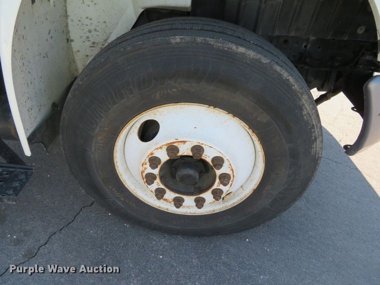 image for item DH0712 2007 International 4400  semi truck